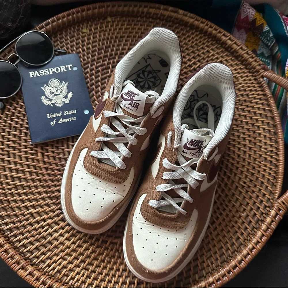 Nike Air Force 1 Low '07 LV8 “Notebook Doodle” Pack Light British Tan Size 5Y